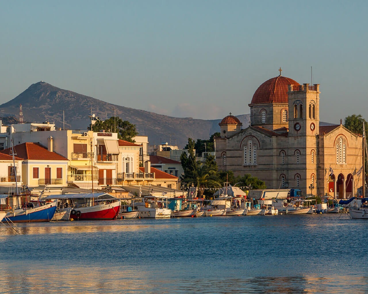 Voyages aux îles Saroniques